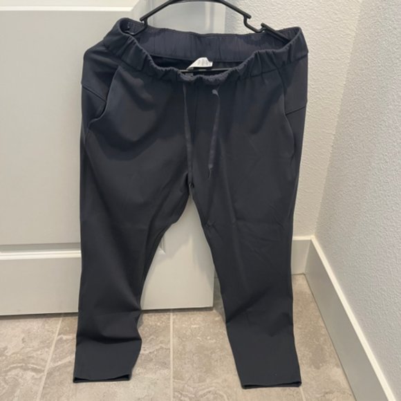 Lululemon On The Fly 7/8 Pant - Blue Tied Size 6 - Picture 3 of 5